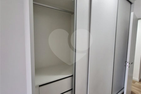 Apartamento à venda com 3 suítes em Vila Anastácio, São Paulo, SP