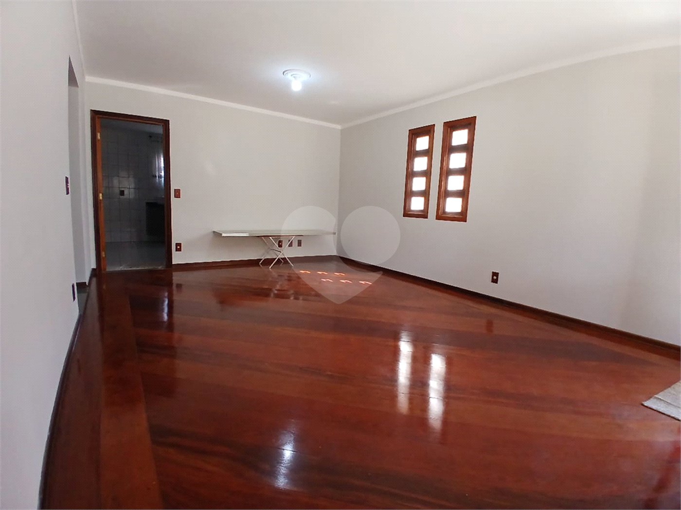 Casa à venda com 5 quartos, sendo 3 suítes, em Vila Santista, Atibaia, SP