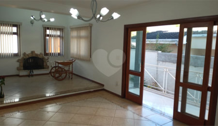 Casa à venda com 3 suítes no condomínio Villaggio Capriccio, Louveira - SP