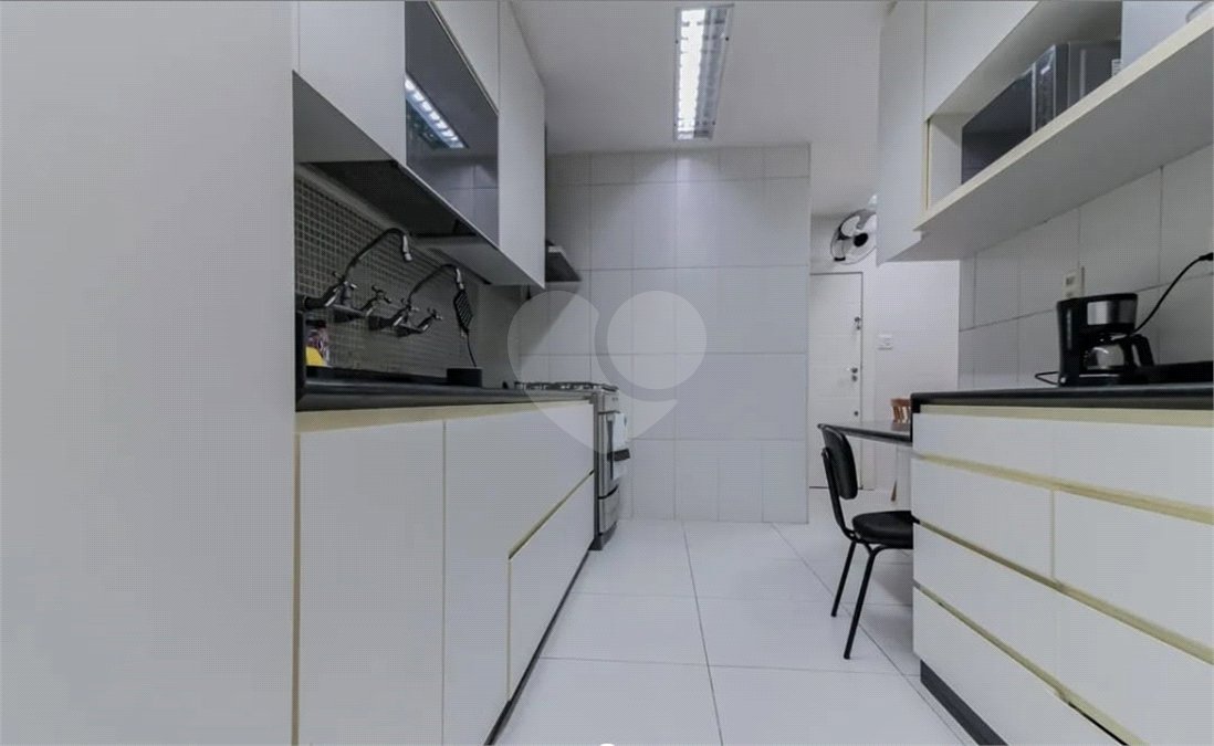 Apartamento à venda com 4 quartos, sendo 1 suíte,  em Copacabana, Rio de Janeiro, RJ