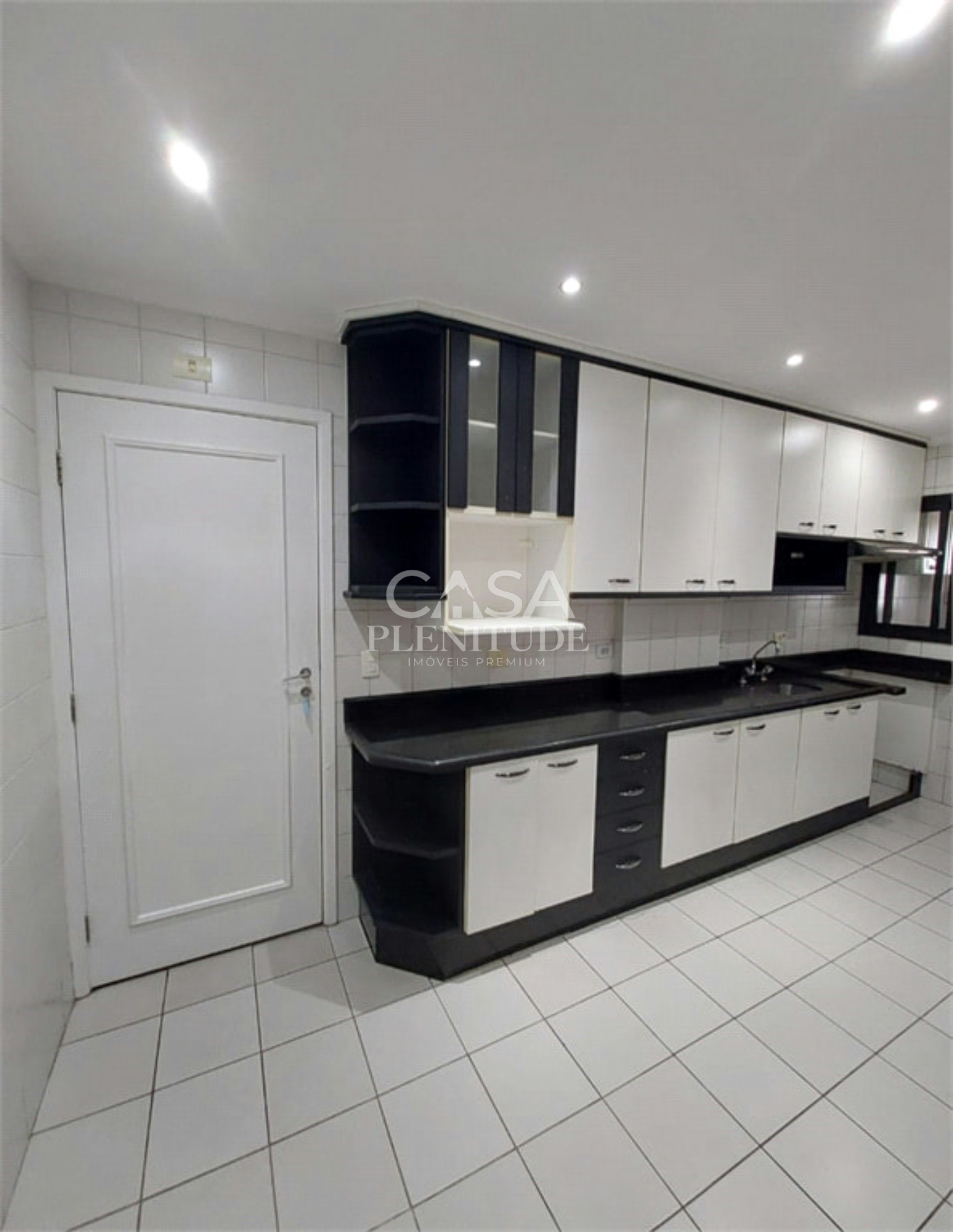Apartamento à venda com 3 quartos, sendo 1 suíte, em Jardim Emília, Sorocaba, SP