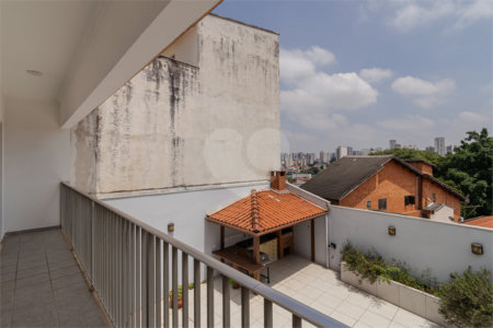 Casa Térrea à venda com 4 quartos, sendo 2 suítes, em Bosque da Saúde, São Paulo, SP