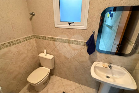 Casa à venda com 4 quartos, sendo 3 suítes, em Vila Galvão, Guarulhos, SP