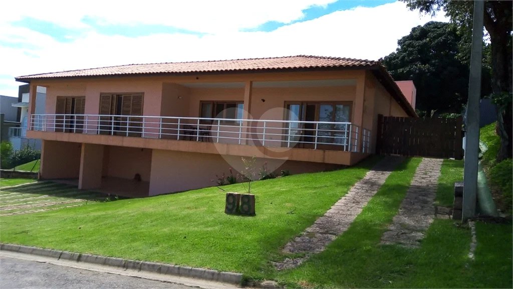 Casa à venda com 4 suítes no condomínio Parque dos Resedas, Itupeva - SP