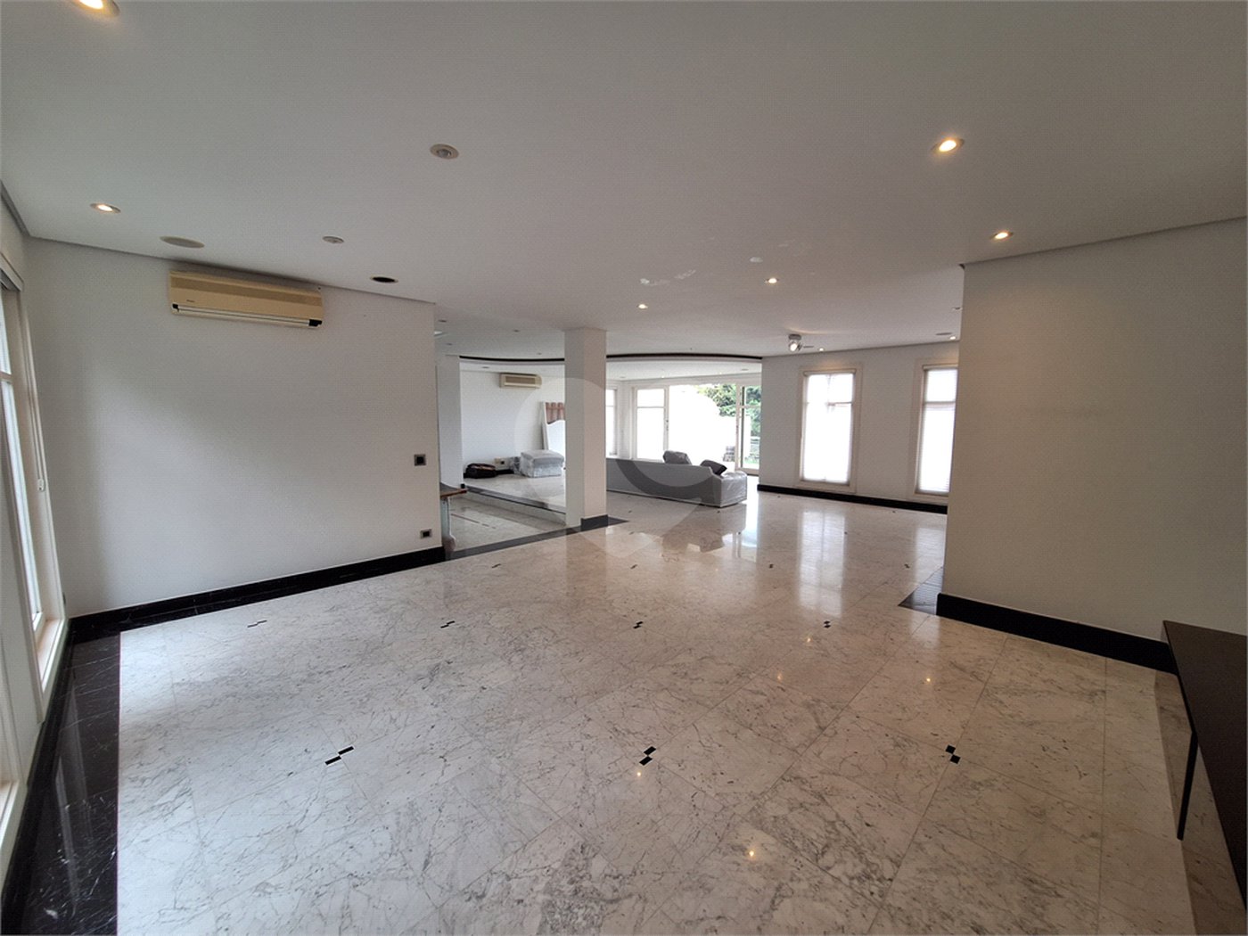 Casa à venda com 4 suítes no condomínio Villagio DI Sopra, São Paulo - SP