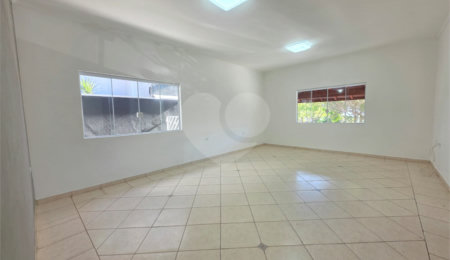 Casa à venda com 3 quartos, sendo 1 suíte,  no condomínio Residencial Jardim das Palmeiras, Vinhedo - SP