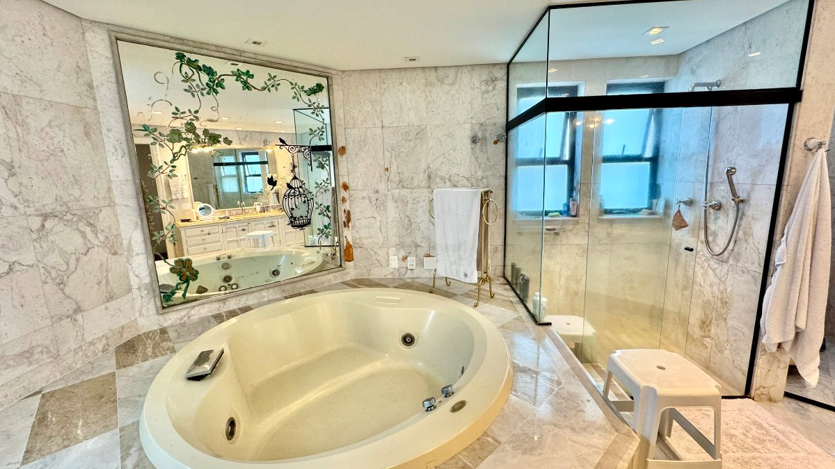 Apartamento à venda com 4 suítes em Moema, São Paulo, SP
