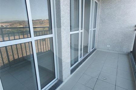 Apartamento para alugar com 3 quartos, sendo 1 suíte,  em Jardim das Palmeiras, Atibaia, SP