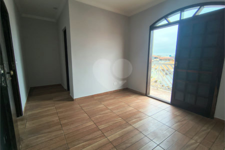 Sobrado à venda com 3 quartos, sendo 1 suíte, em Jardim D'abril, Osasco, SP