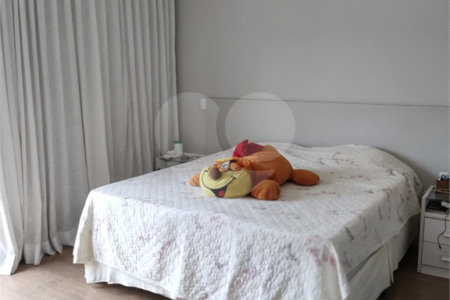 Casa à venda com 4 quartos, sendo 2 suítes, no condomínio Residencial Villaggio Paradiso, Itatiba - SP