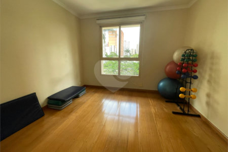 Apartamento à venda com 3 suítes em Campo Belo, São Paulo, SP