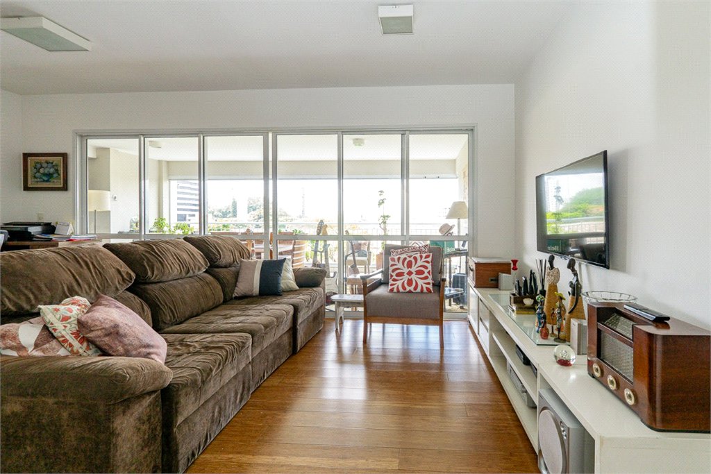Apartamento à venda com 3 suítes em Santo Amaro, São Paulo, SP