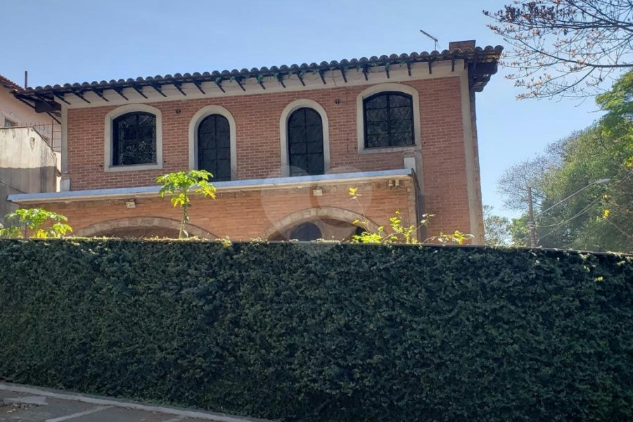 Sobrado à venda com 4 quartos, sendo 1 suíte, em Jardim Floresta, São Paulo, SP