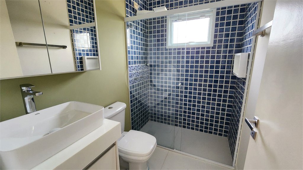 Casa à venda com 5 quartos, sendo 2 suítes, no condomínio Residencial Jardim Primavera, Louveira - SP