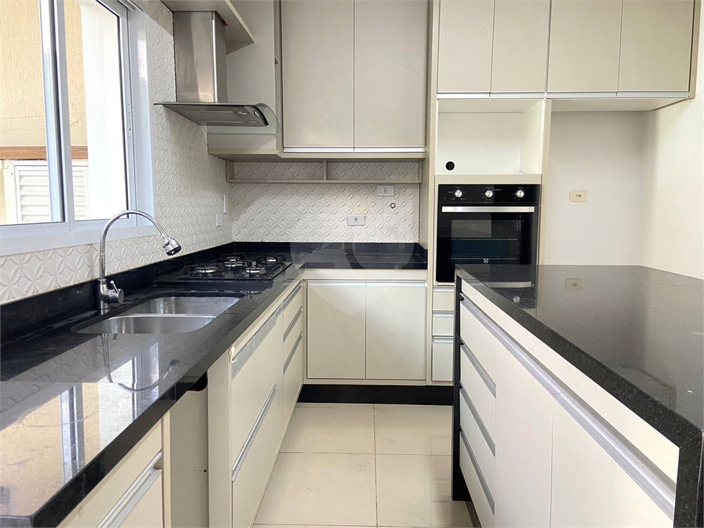 Casa à venda com 5 quartos, sendo 1 suíte,  em Indianópolis, São Paulo, SP