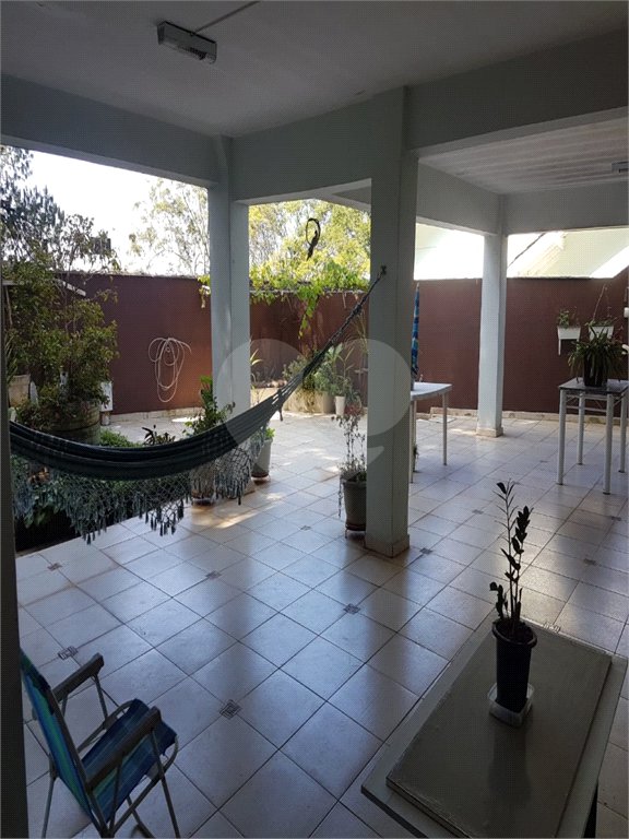 Casa à venda com 4 quartos, sendo 2 suítes, no condomínio Ibiratiba, São Paulo - SP