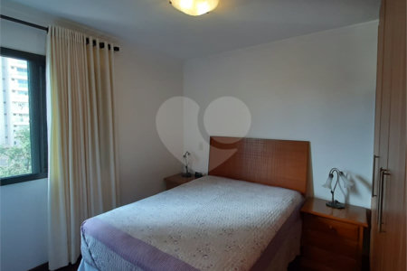 Apartamento à venda com 3 quartos, sendo 1 suíte, em Campo Belo, São Paulo, SP