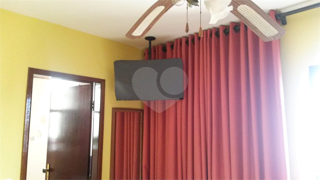 Apartamento à venda com 3 quartos, sendo 1 suíte, em Jardim Enseada, Guarujá, SP