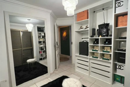Apartamento à venda com 3 quartos, sendo 1 suíte,  em Vila Andrade, São Paulo, SP