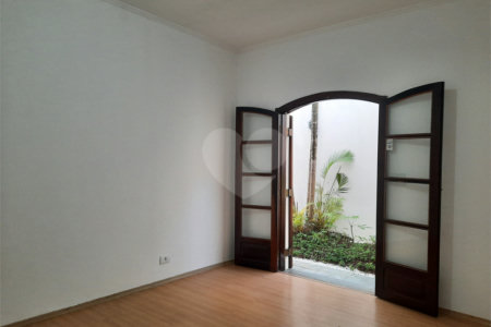 Casa Térrea à venda com 3 quartos, sendo 1 suíte, em Jardim Marajoara, São Paulo, SP