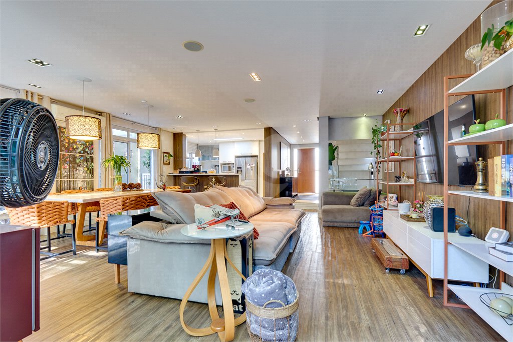 Casa à venda com 4 suítes no condomínio Vila Inglesa, São Paulo - SP