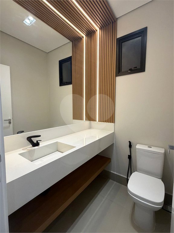Casa à venda com 3 suítes no condomínio Villa do Sol, Valinhos - SP