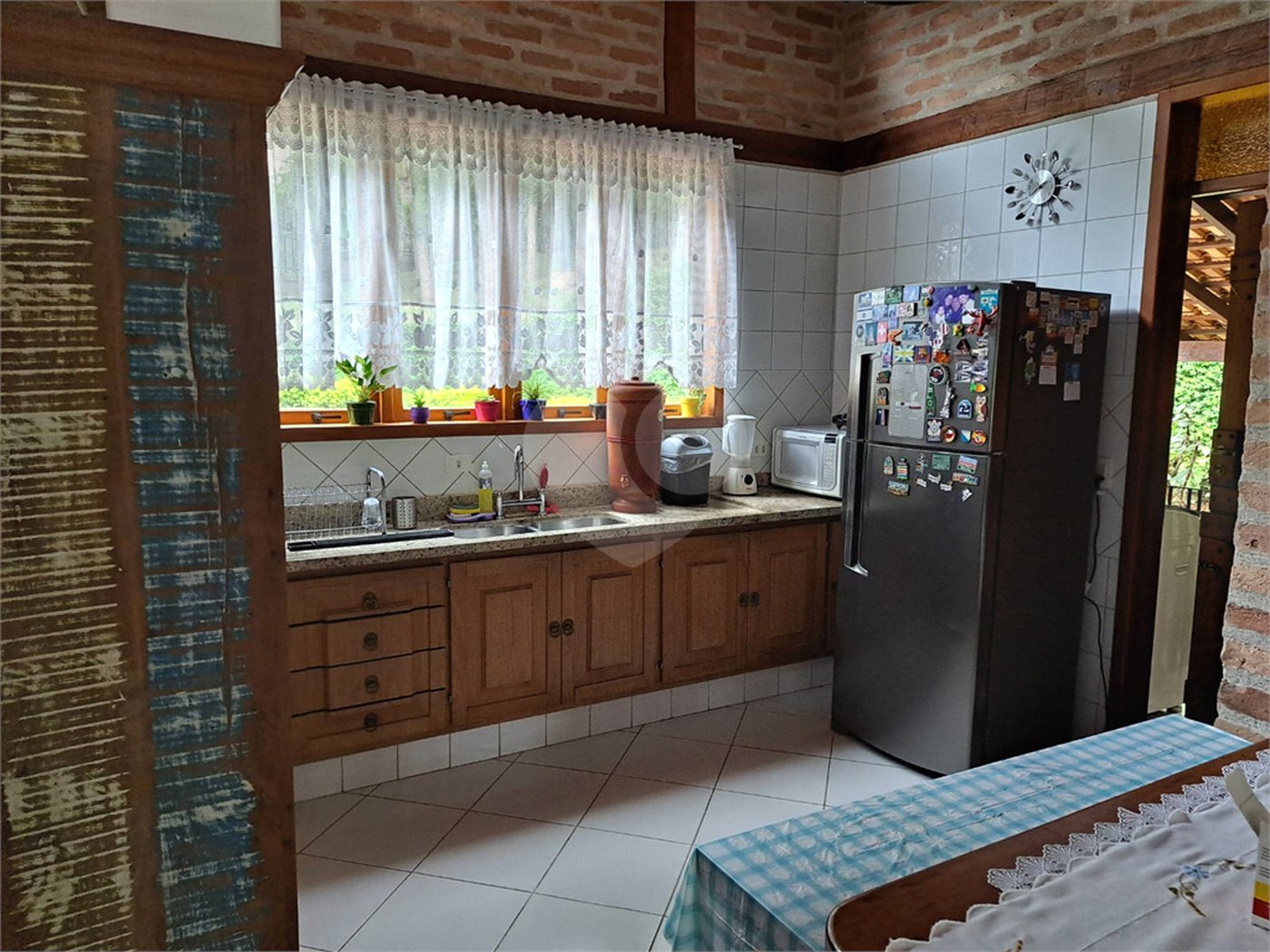 Casa à venda ou para alugar com 3 quartos, sendo 1 suíte,  no condomínio Parque Petrópolis 4 Secção, Mairiporã - SP