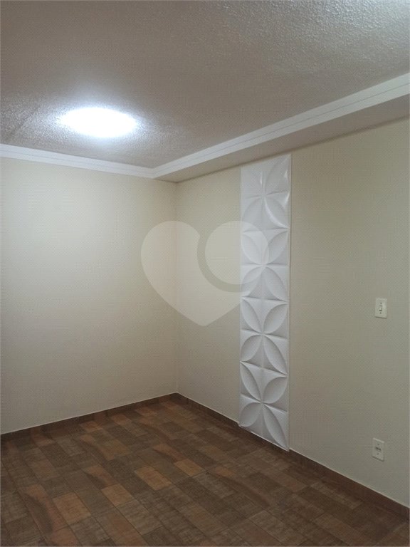 Apartamento no térreo, localizado no Condomínio Residencial Monte Everest