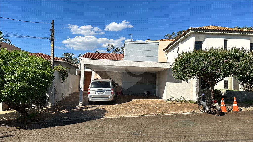 Casa à venda com 3 quartos, sendo 1 suíte, no condomínio Residencial Nova Aliança, Ribeirão Preto - SP