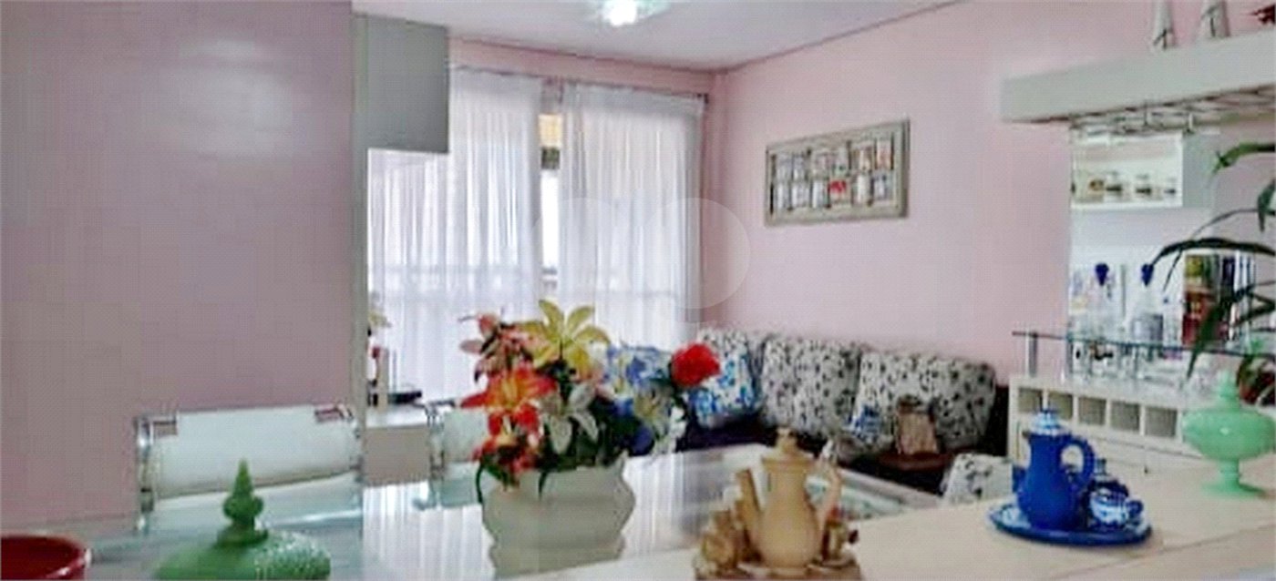 Apartamento à venda com 3 quartos, sendo 1 suíte,  em Vila Vermelha, São Paulo, SP