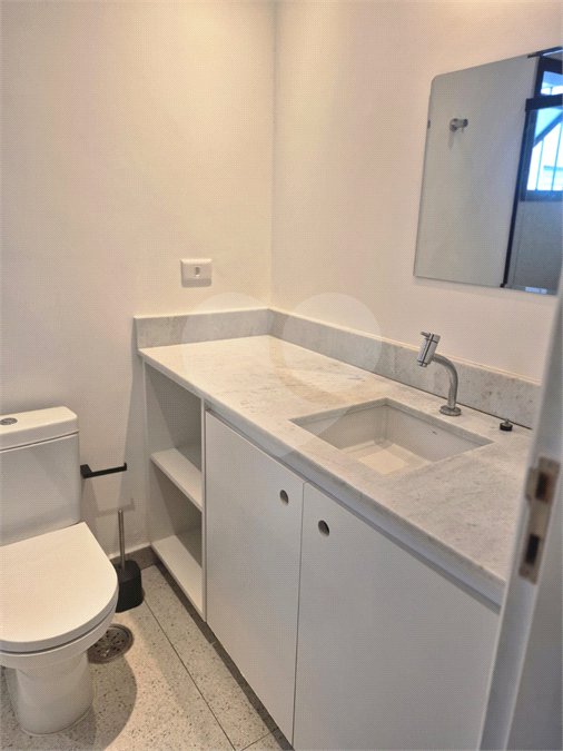 Casa de Vila à venda com 4 quartos, sendo 3 suítes, em Chácara Santo Antônio, São Paulo, SP
