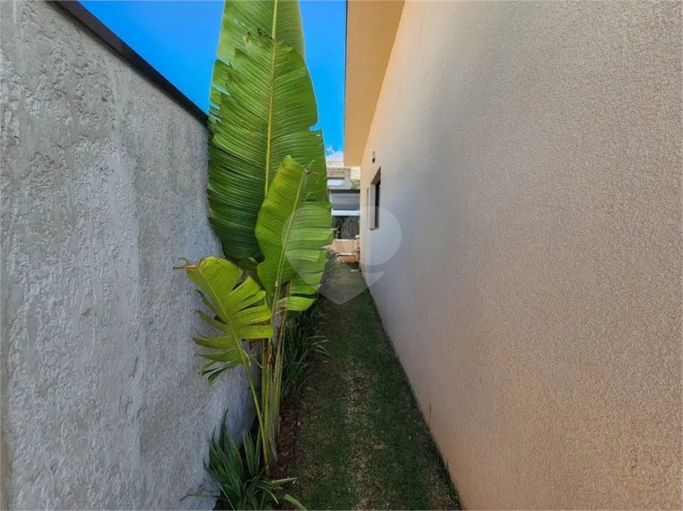 Casa à venda com 3 quartos, sendo 1 suíte, no condomínio Consoli Residencial, Atibaia - SP