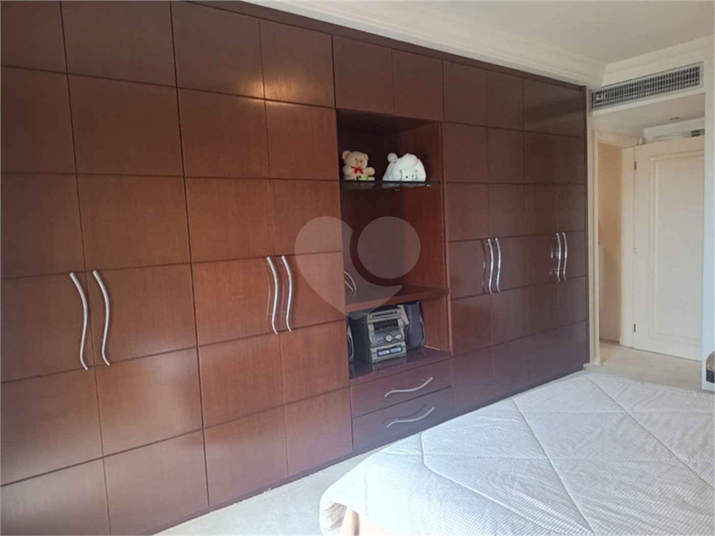Apartamento à venda com 4 suítes em Vila Suzana, São Paulo, SP