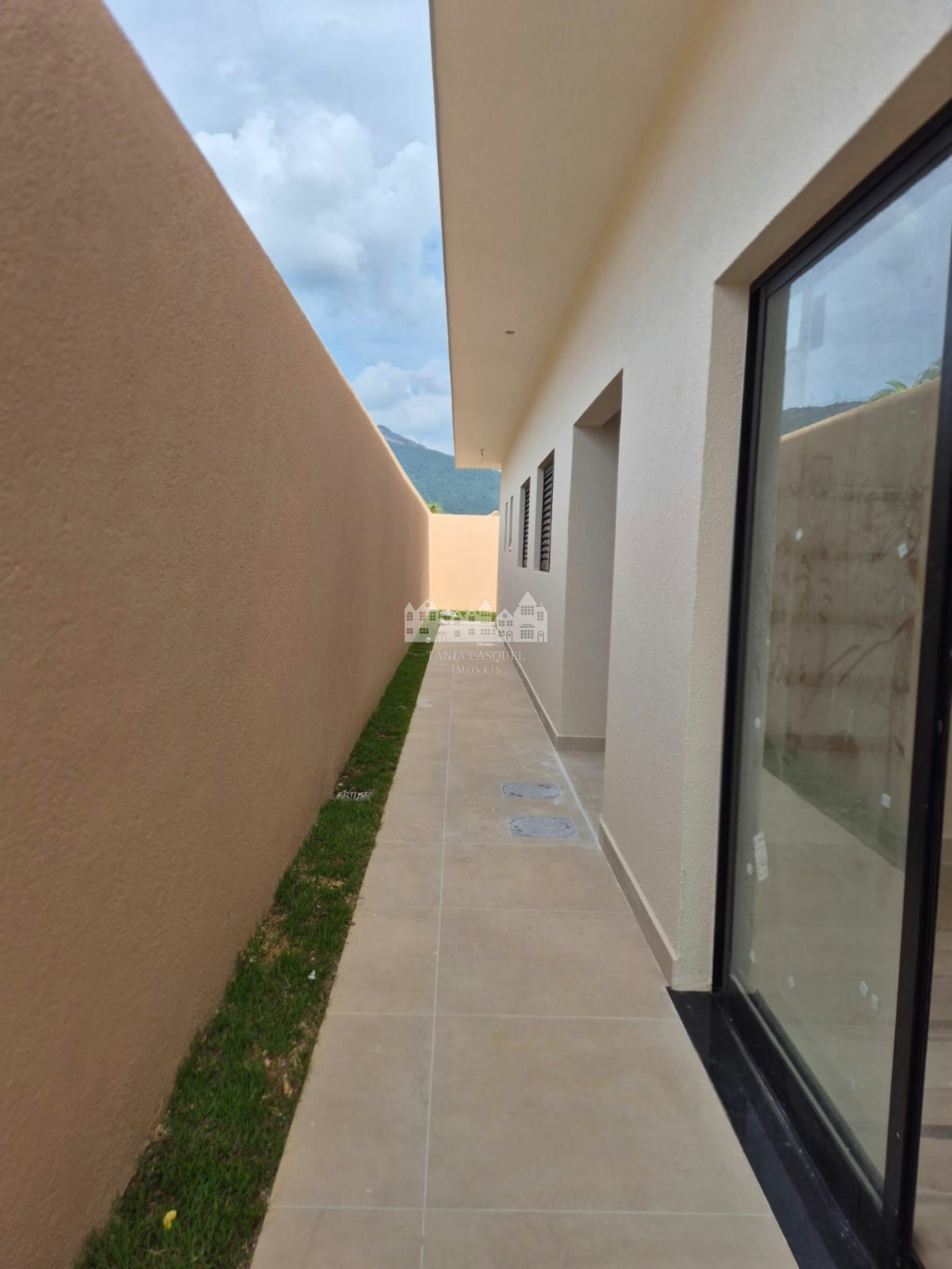 Casa à venda com 3 suítes em Vila Petrópolis, Atibaia, SP