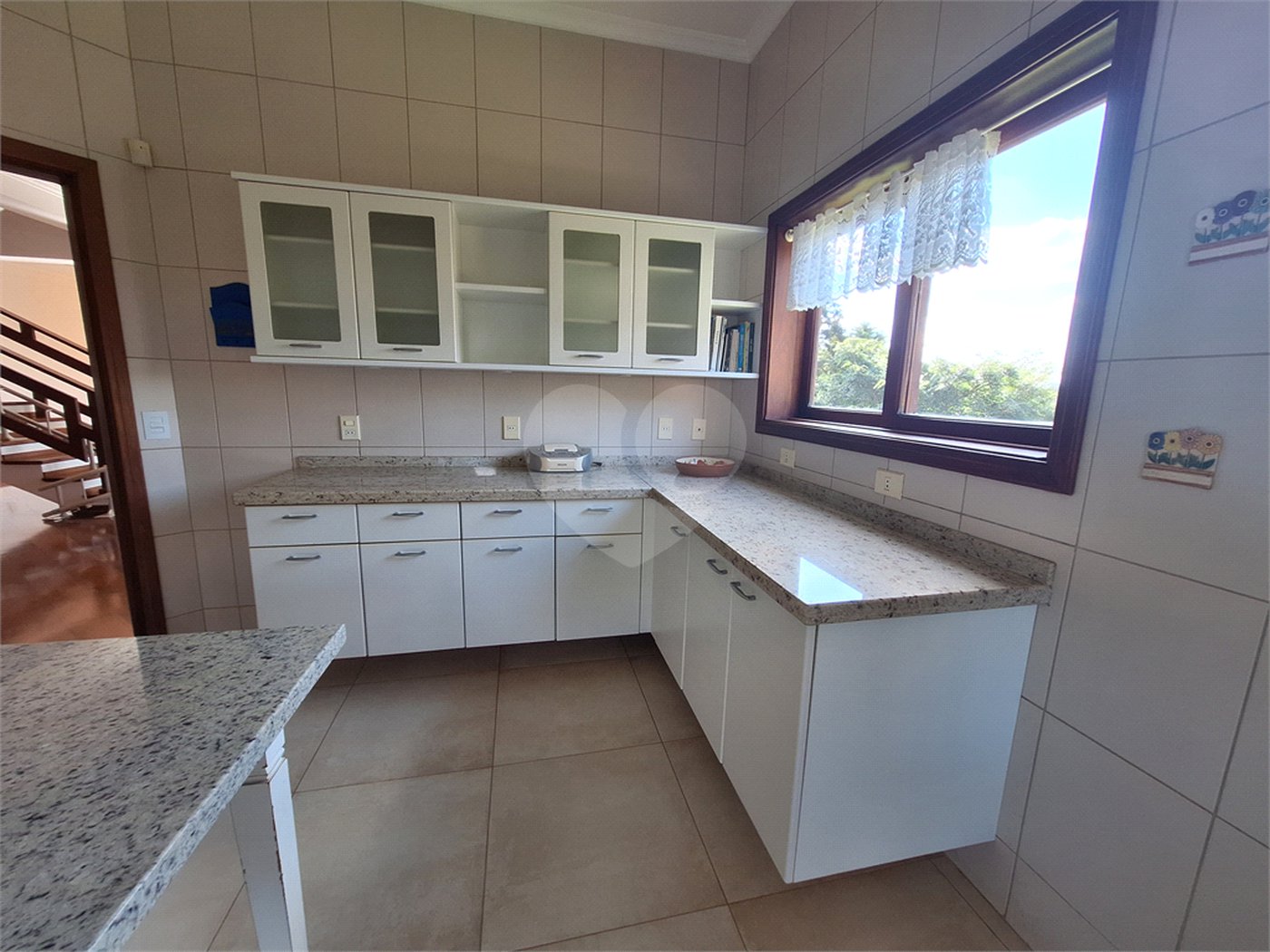 Casa à venda com 3 suítes no condomínio Chácaras do Lago, Vinhedo - SP