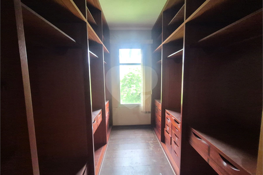Casa à venda com 3 quartos, sendo 1 suíte, no condomínio Alpes da Cantareira, Mairiporã - SP