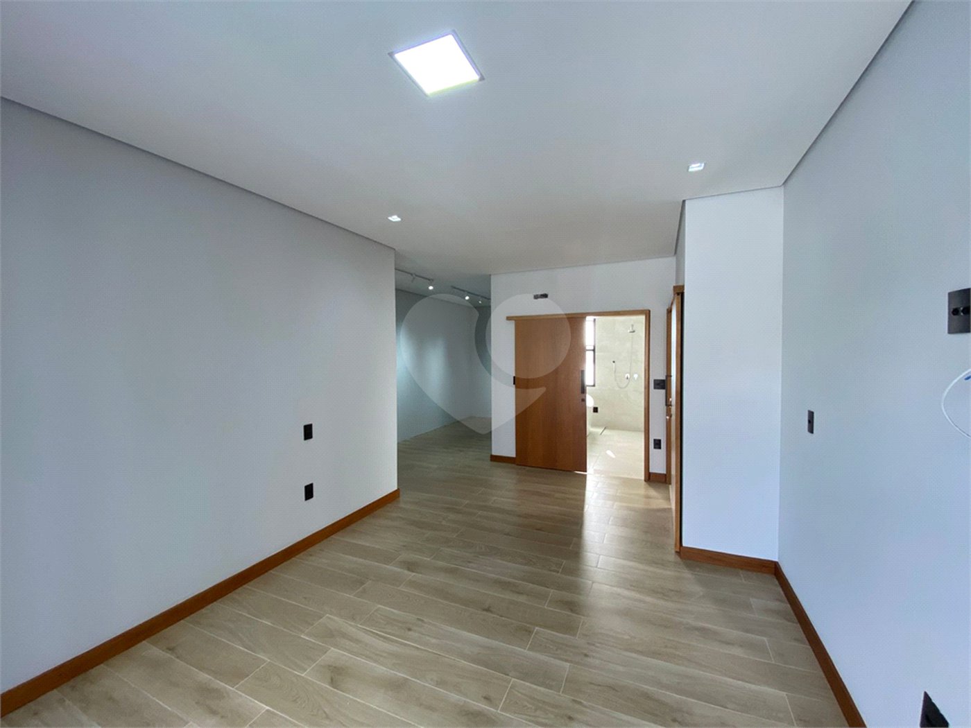 Casa à Venda no Condomínio Damha II