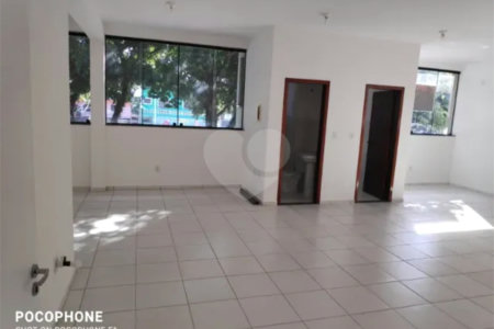 PONTO COMERCIAL A VENDA COM 344M², SALAS AMPLAS, 7 BANHEIROS, 8 VAGAS - JARDIM SATÉLITE- SÃO JOSÉ DO