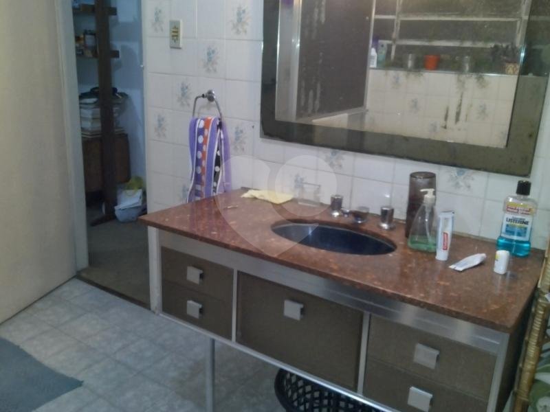 Sobrado com 180m², 3 quartos e 2 vagas