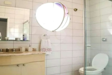 Casa com 120m² , 4 dormitórios , sendo 1 suíte , 3 vagas de garagem , à venda no Jabaquara.