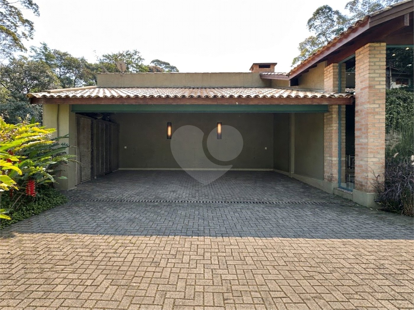 Casa à venda com 4 suítes no condomínio Parque das Artes, Embu das Artes - SP