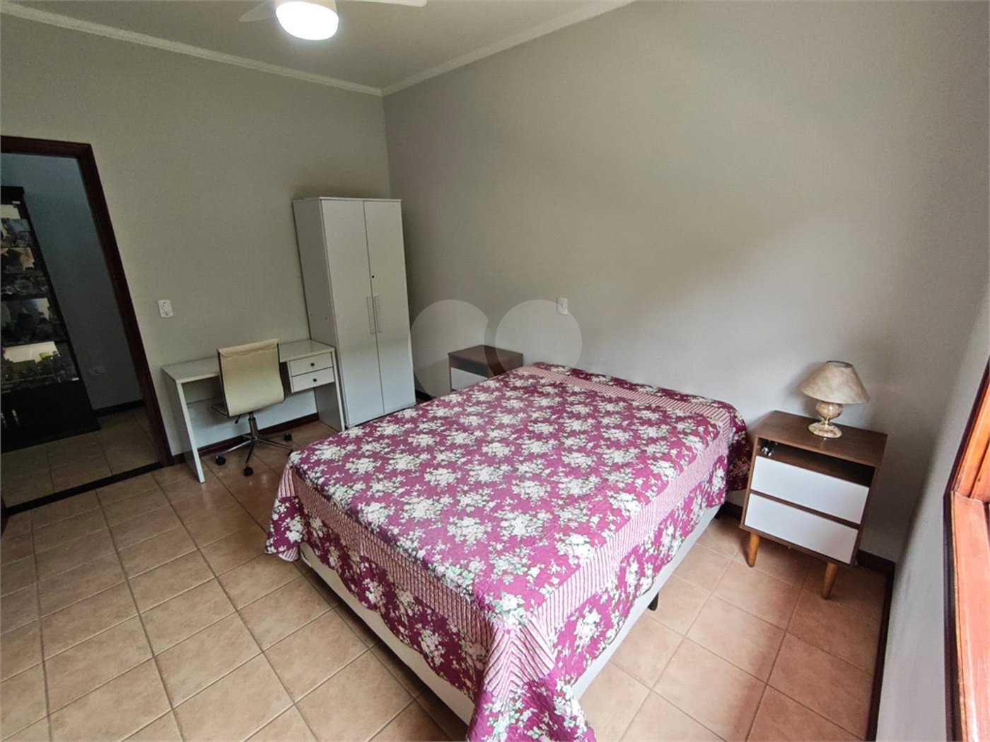 Casa à venda com 4 quartos, sendo 2 suítes,  em Country Residencial Felix, Bom Jesus dos Perdões, SP