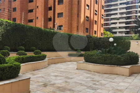 Apartamento à venda ou para alugar com 4 quartos, sendo 1 suíte, em Vila Nova Conceição, São Paulo, SP