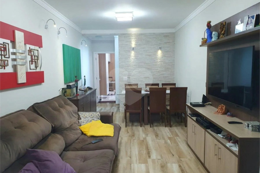 Sobrado à venda com 3 suítes em Horto, São Paulo, SP