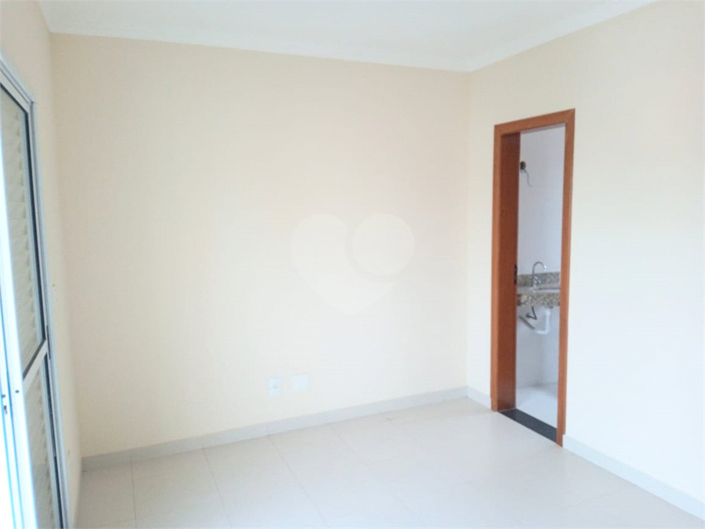 Casa à venda com 3 quartos, sendo 1 suíte, no condomínio Residencial Vila Primavera (zona Norte), São Paulo - SP