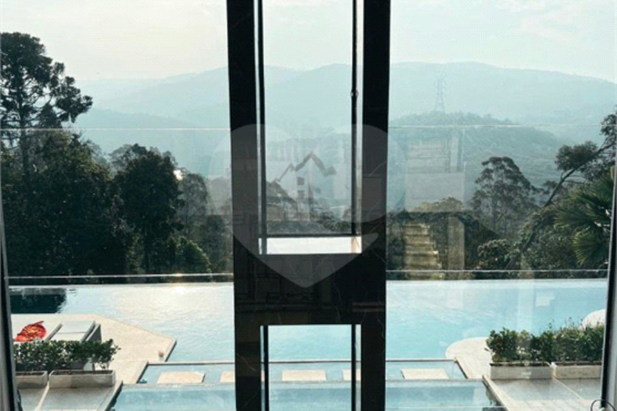 Casa à venda com 5 suítes no condomínio Alpes da Cantareira, Mairiporã - SP