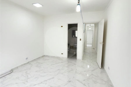 Sobrado à venda com 3 quartos, sendo 1 suíte,  em Parada Inglesa, São Paulo, SP