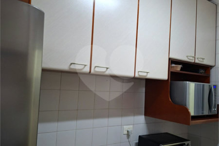 Apartamento à venda com 2 quartos em Parque Maria Domitila, São Paulo, SP