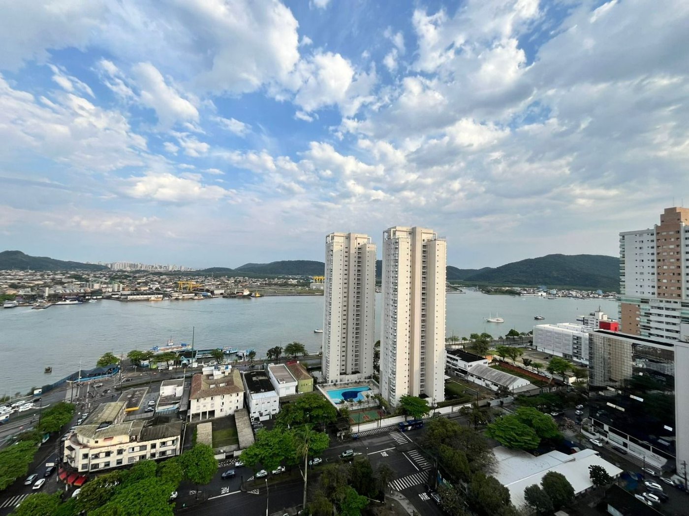 Apartamento com 2 dormitórios à venda, 65 m² por R$ 950.000,00 - Ponta da Praia - Santos/SP