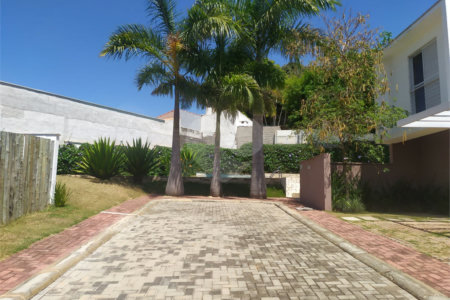 Sobrado à venda com 3 quartos, sendo 1 suíte, em Jardim do Lago, Atibaia, SP
